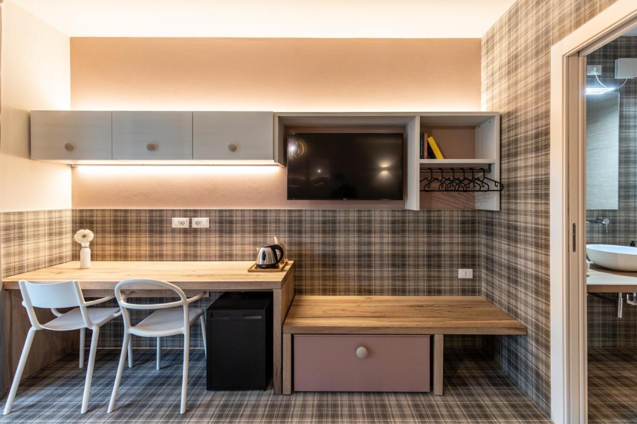 Sei Garda Apartments ペスキエーラ・デル・ガルダ エクステリア 写真