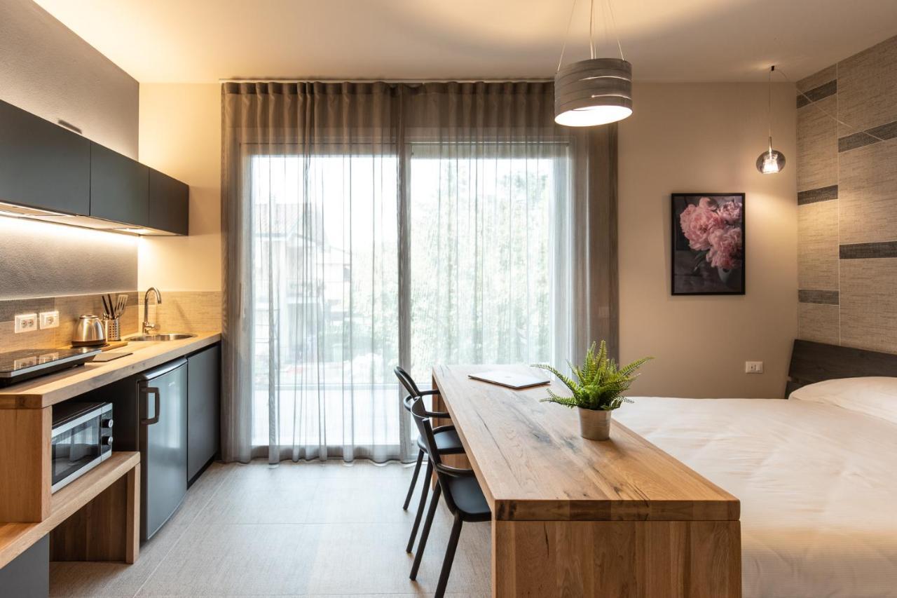 Sei Garda Apartments ペスキエーラ・デル・ガルダ エクステリア 写真