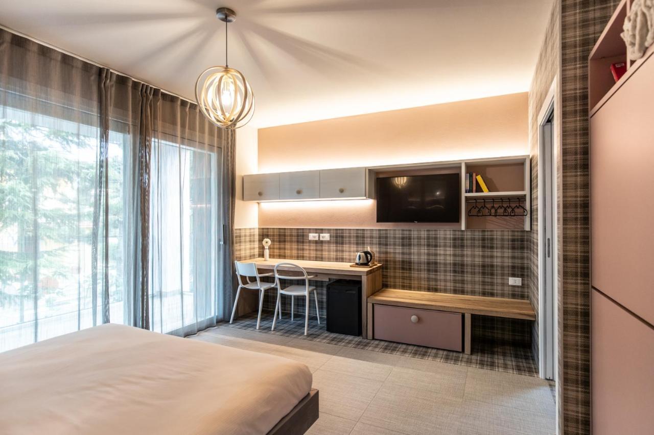 Sei Garda Apartments ペスキエーラ・デル・ガルダ エクステリア 写真