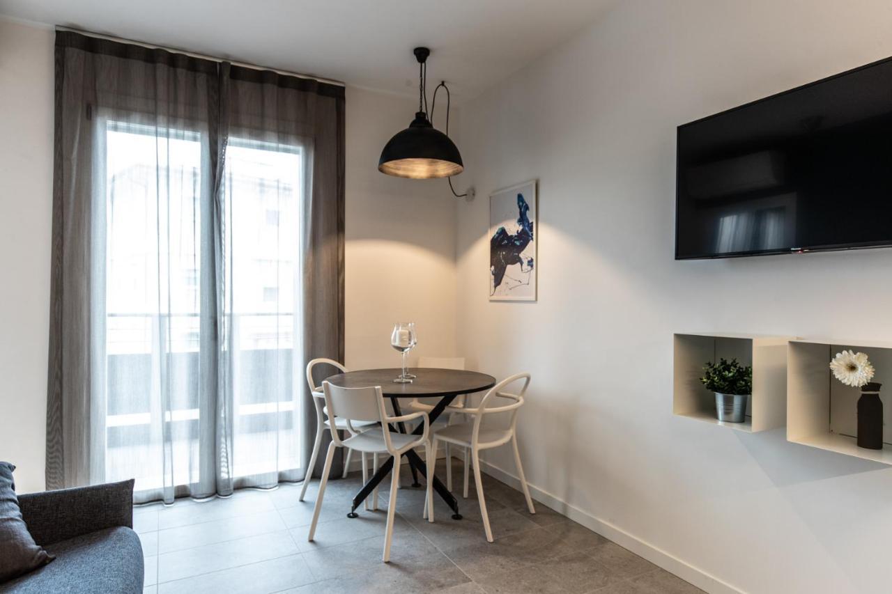 Sei Garda Apartments ペスキエーラ・デル・ガルダ エクステリア 写真